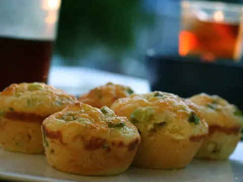 Muffins salés moelleux pour un apéritif réussi