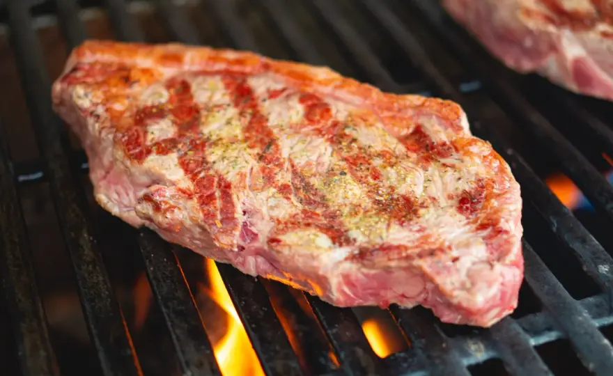 Basse côte au BBQ - La cuisson parfaite pour une viande juteuse