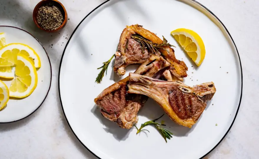 Que servir avec des côtelettes d’agneau ?