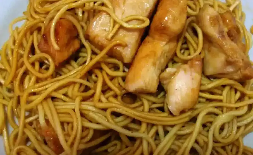 Nouilles sautées poulet miel-soja - La recette parfaite