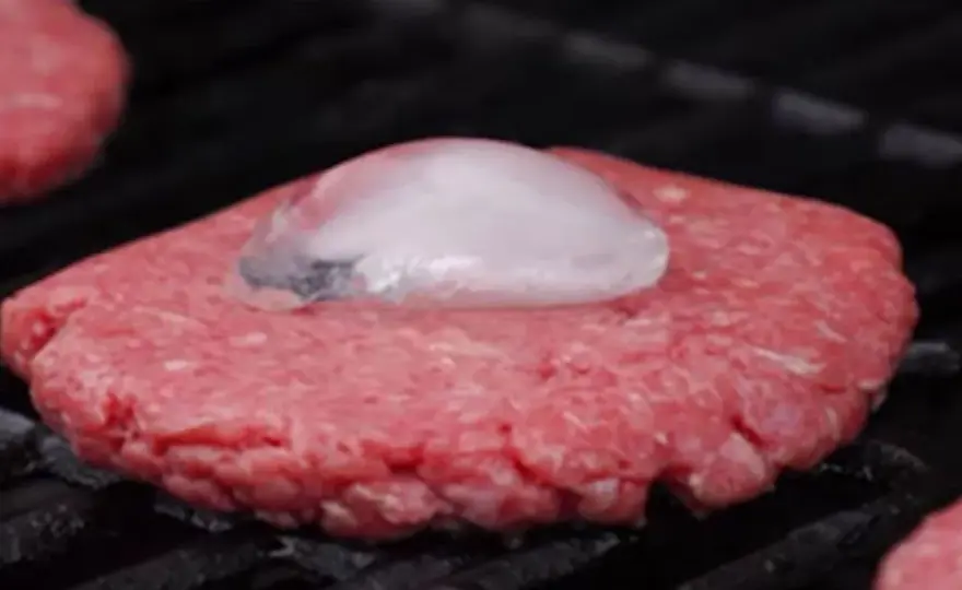 Steak haché au barbecue - La cuisson parfaite, juteuse et sûre
