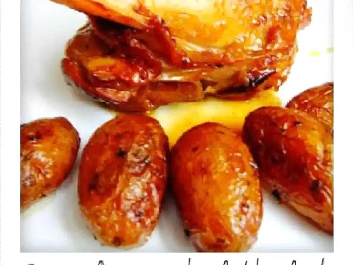 Souris d'agneau au barbecue Weber, tendres et caramélisées, servies avec des pommes de terre rôties. Un délice !