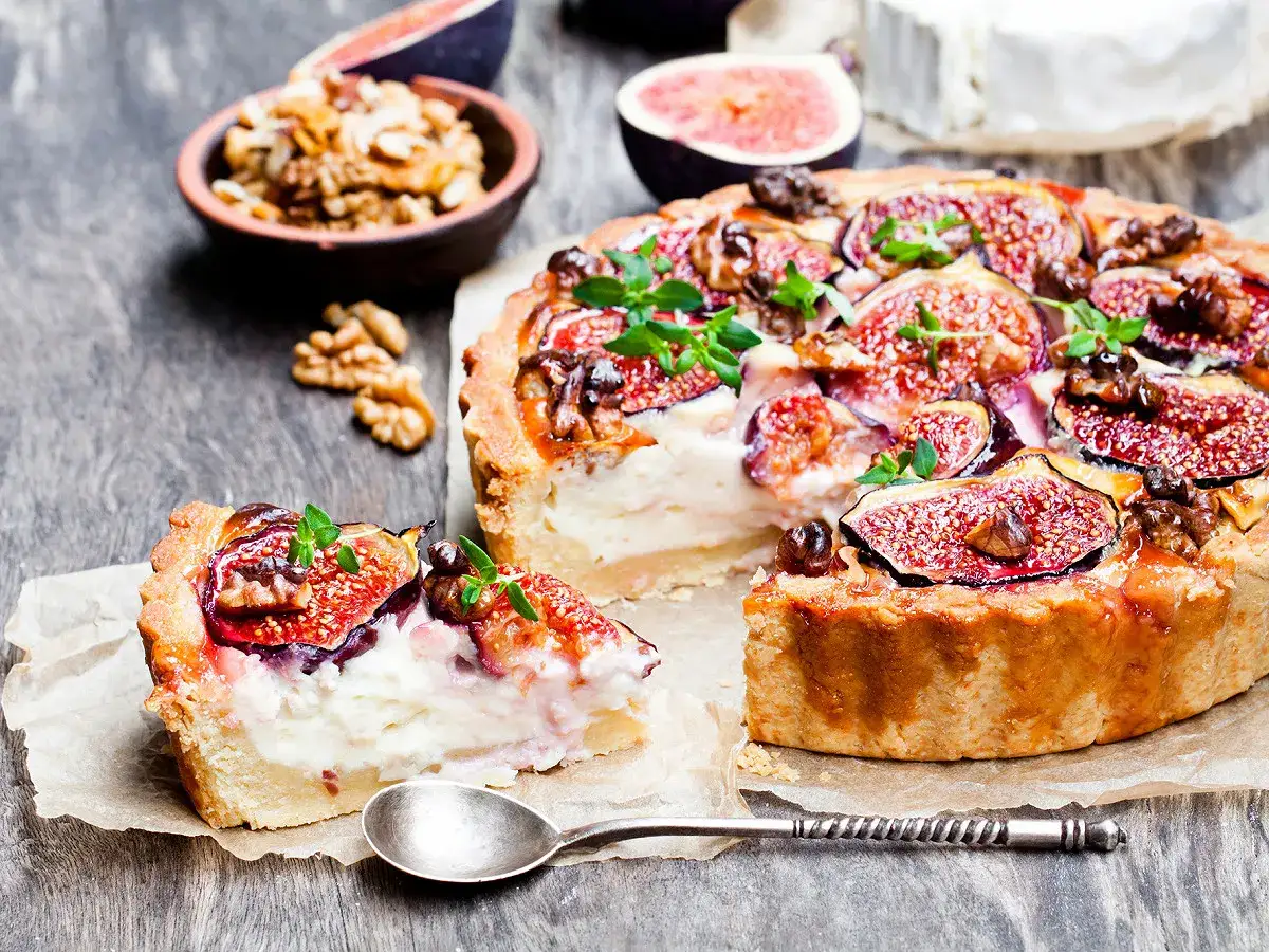 Tarte aux figues et noix, un d&eacute;lice d'automne parfait pour un dessert de septembre.