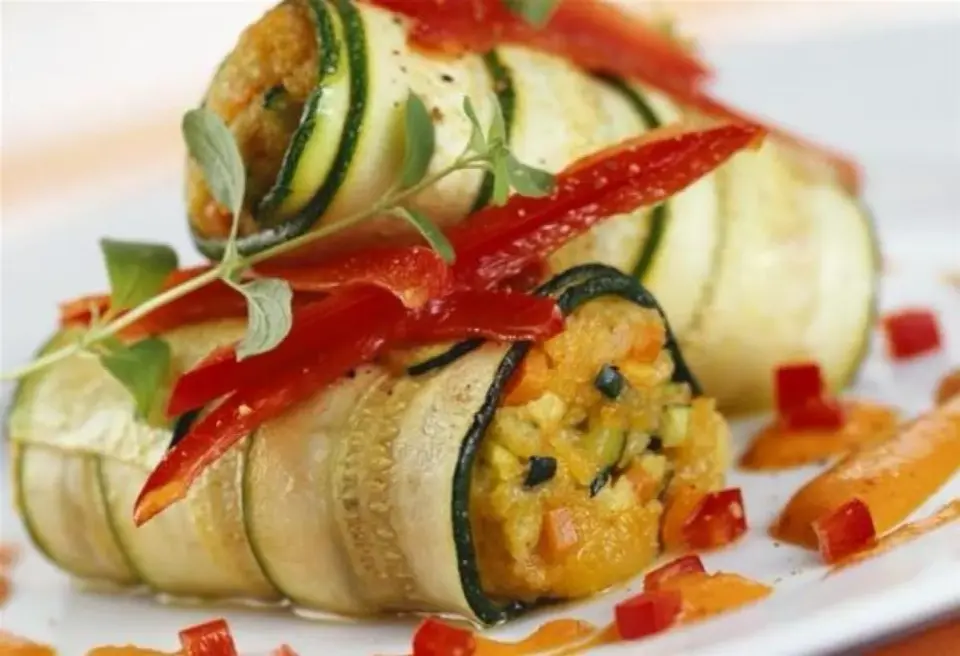 Lamelles de courgette réussies, de la découpe à la sauce